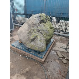 Эксклюзивный Камень Валун Гранит "Двухликий"
