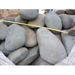 Натуральный камень валун речной синий