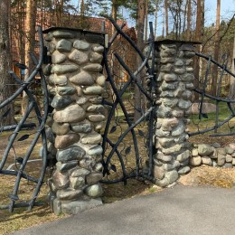 Природный Валун Змеевик Кавказский